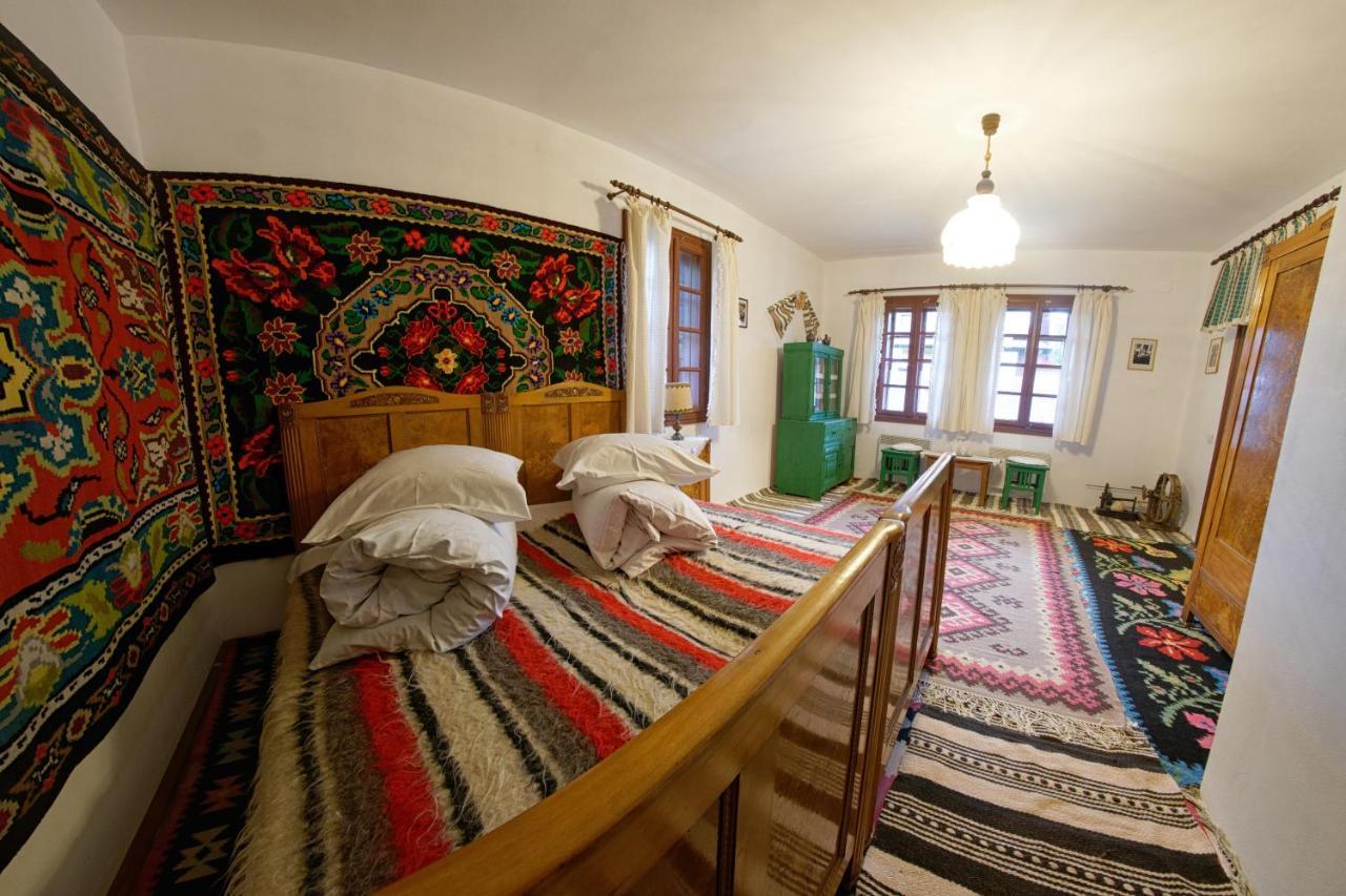 Villa Casa Bunicii Din Bucovina Vama  Exterior foto