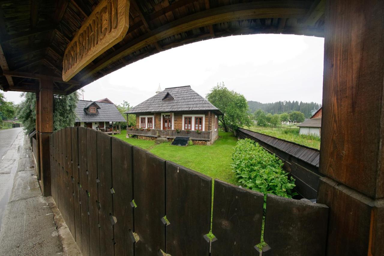 Villa Casa Bunicii Din Bucovina Vama  Exterior foto