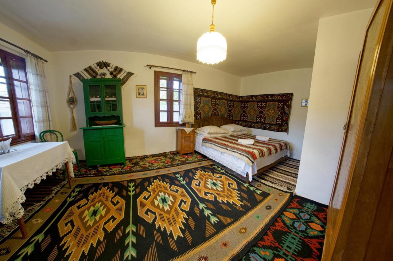 Villa Casa Bunicii Din Bucovina Vama  Exterior foto