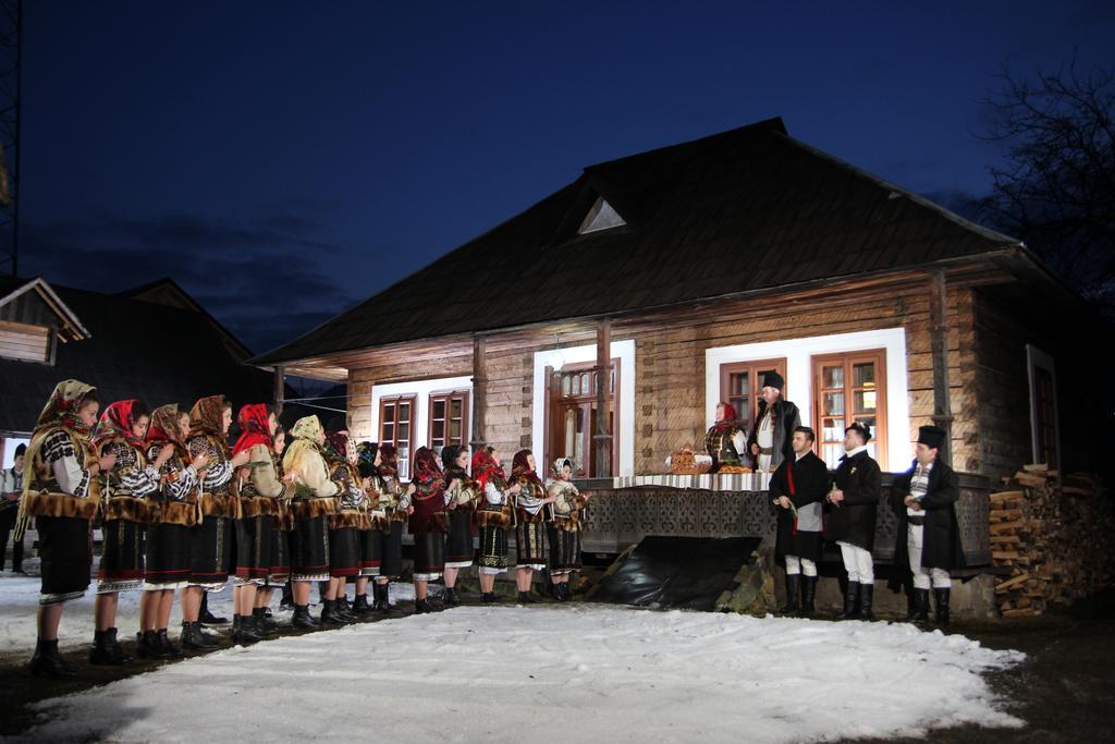 Villa Casa Bunicii Din Bucovina Vama  Exterior foto