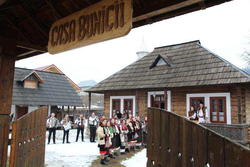 Villa Casa Bunicii Din Bucovina Vama  Exterior foto